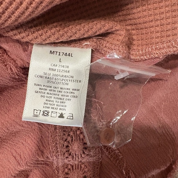 Miss Me Mauve Button-Up Top - Picture 6 of 7